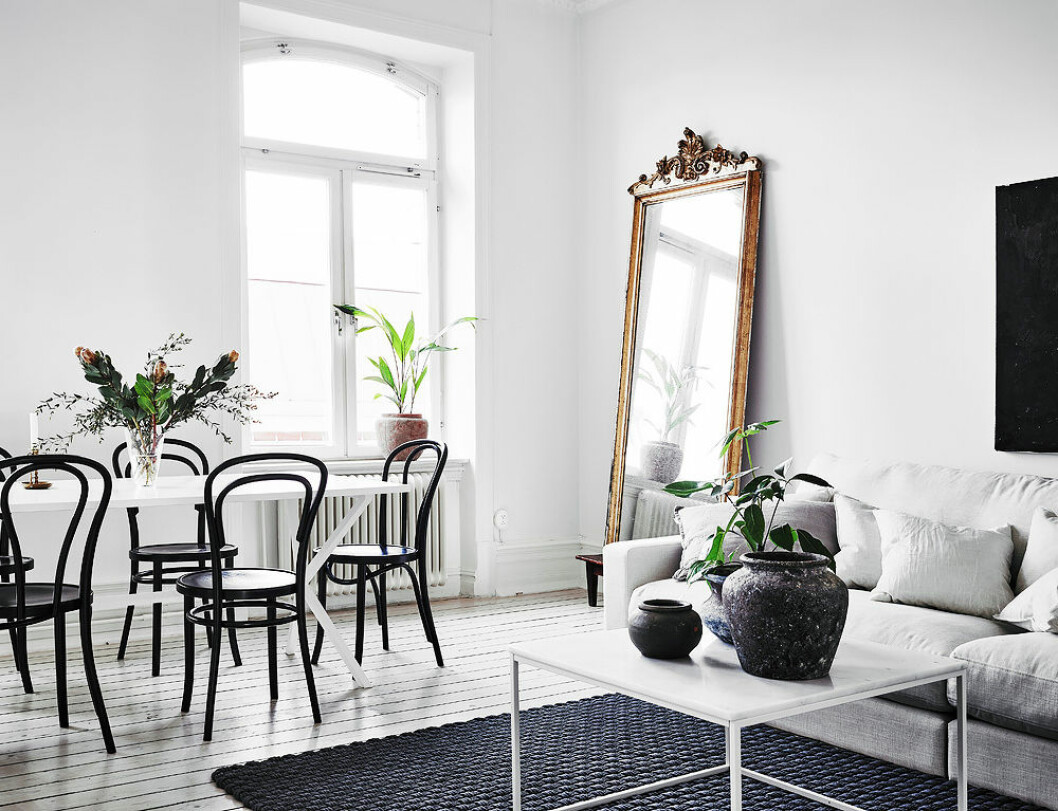 Foto: <a href="https://www.instagram.com/fotografanders/" target="_blank">Anders Bergstedt</a> Styling: <a href="https://www.instagram.com/annafurbacken/" target="_blank">Anna Furbacken</a> för <a href="https://www.instagram.com/entrancemakleri/" target="_blank">Entrance mäkleri</a>/mäklare: Erika Bergholm