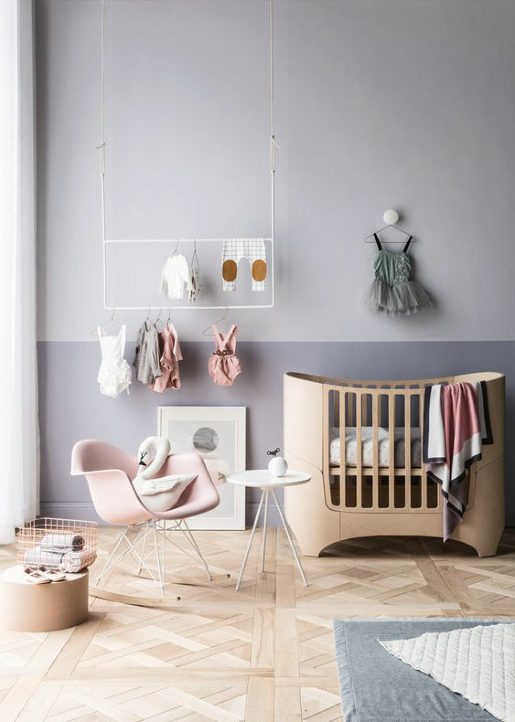 Via: <a href="http://www.insideout.com.au/renovations/kids-room/nursery-for-a-baby-girl?ret=/" target="_blank">Inside Out</a>