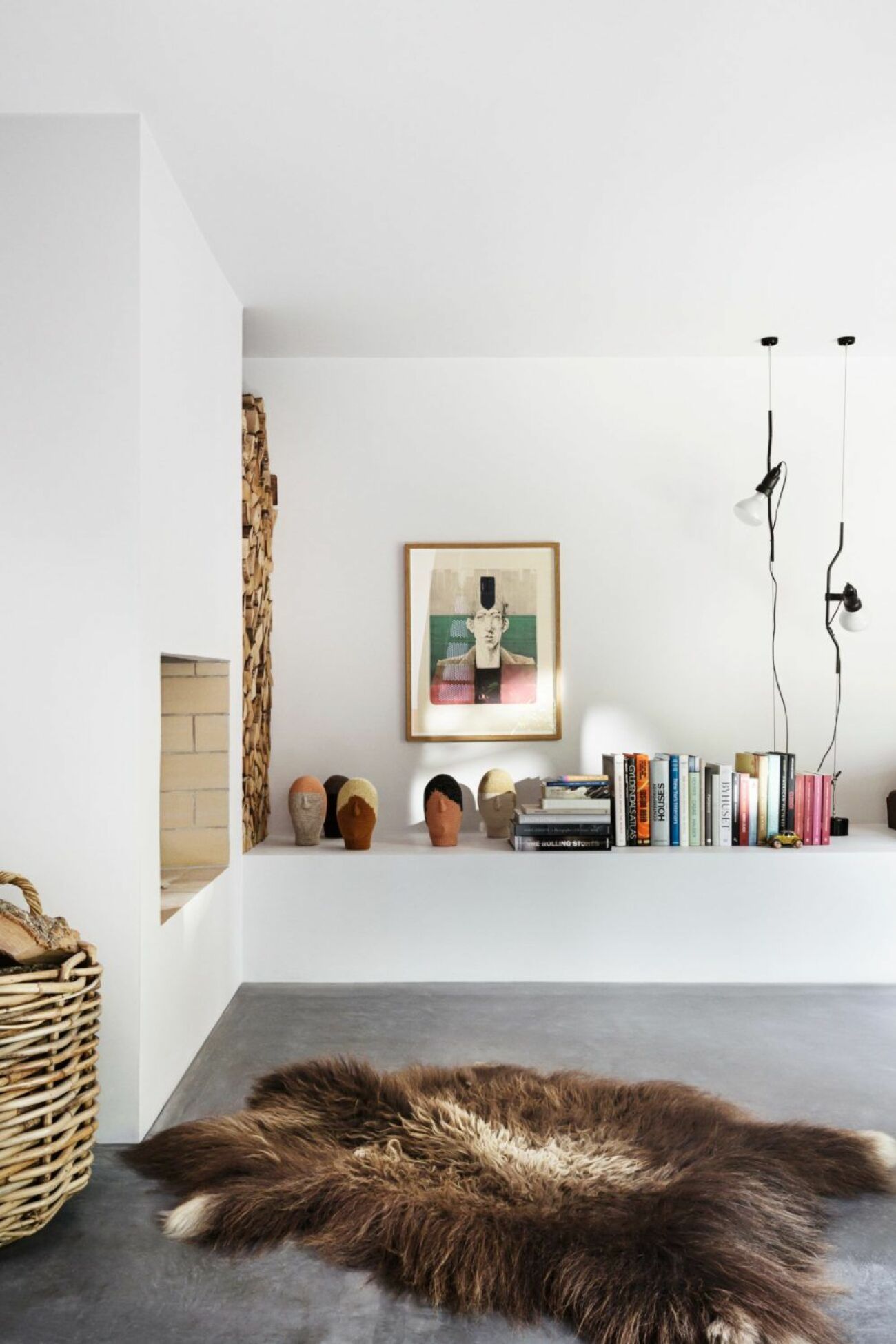 Vardagsrum hemma hos Peter Krasilnikoff, ritat av David Thulstrup