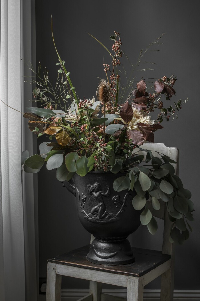 Blommor från Christoffers blommor i Faunurnan från Näfveqvarn. Hemma hos White guides nya vd Joanna Sundström