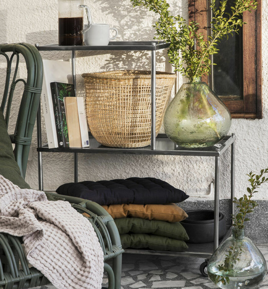 Foto: <a href="https://www.granit.com/" target="_blank" rel="noopener">Granit</a> Vases on the balcony.