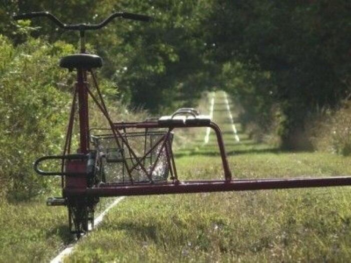 Att cykla på en dressin genom landskapet är en enastående upplevelse. Cykla dressin på Österlen