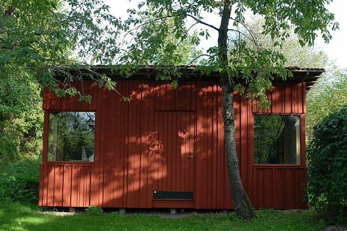 Arkitektritad bod fri att inreda hur man vill. Arkitektritad bod vid Jenny Strömstedts torp som är till salu.