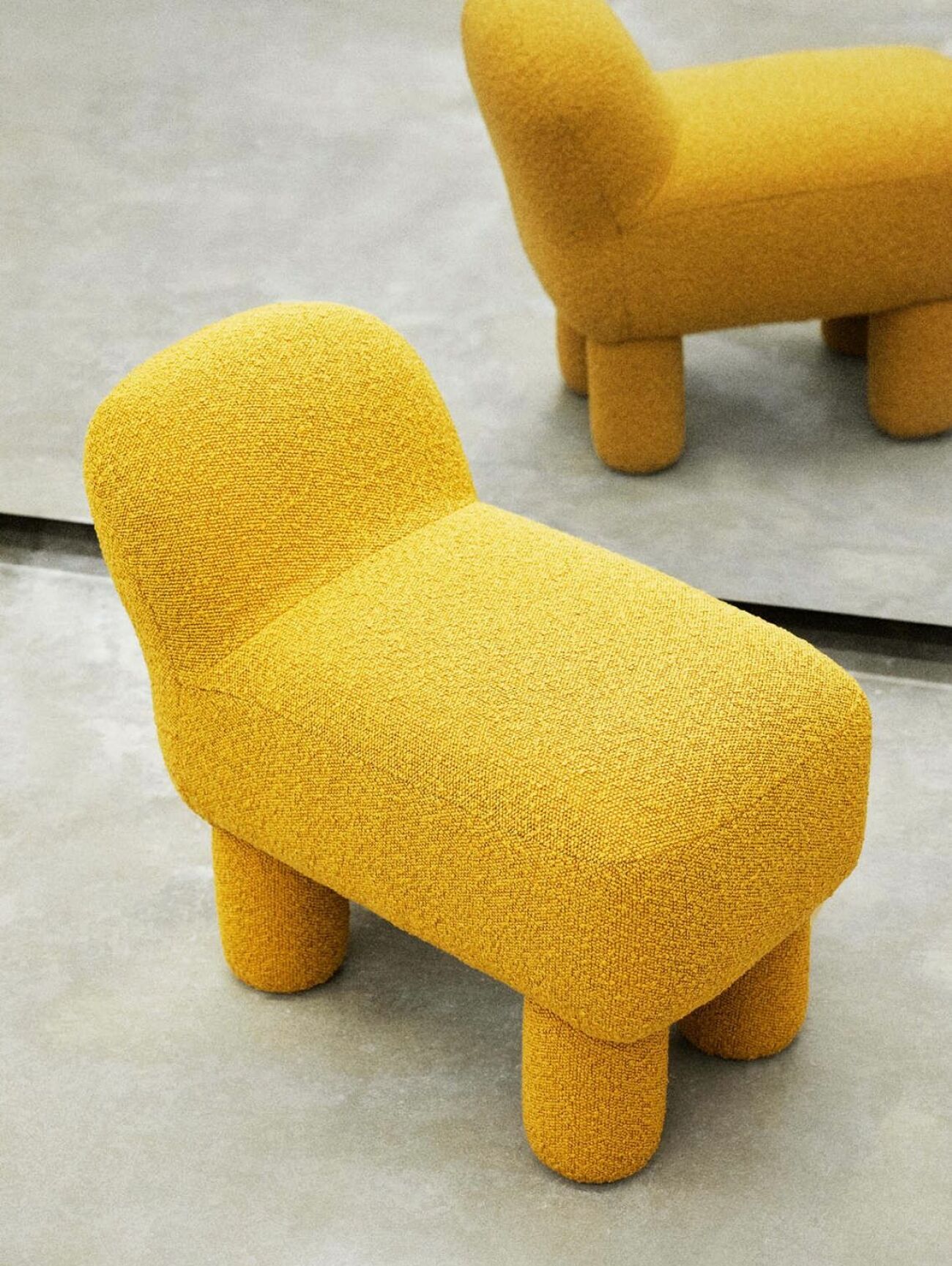 lulu pouf i gult – en trendig lekfull möbel