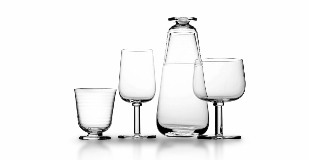 Vatten och vinglas samt karaff i serien Viva för Kosta boda