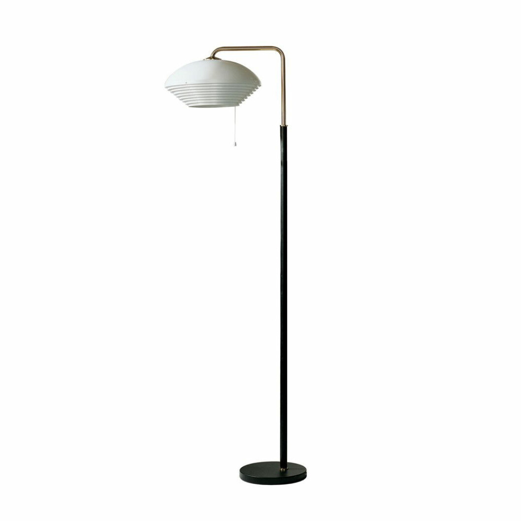 A811 golvlampa av Alvar Aalto för Artek