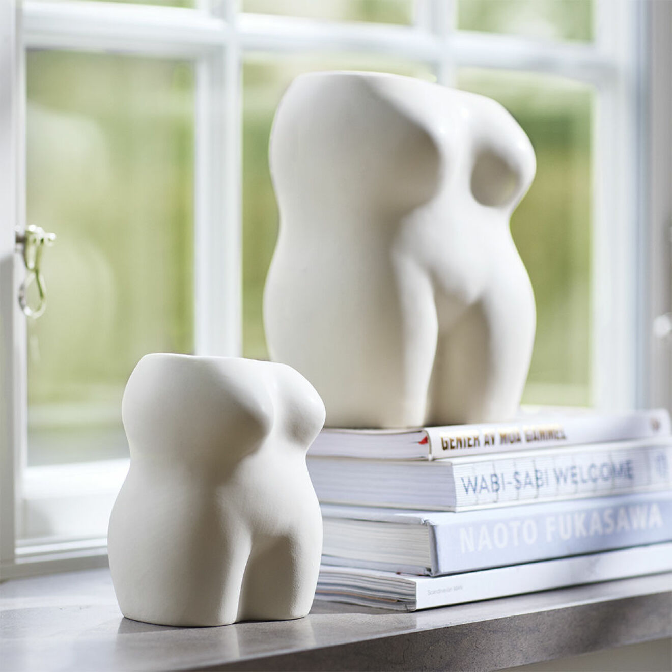 Skulpturala vaser från Åhléns 2020