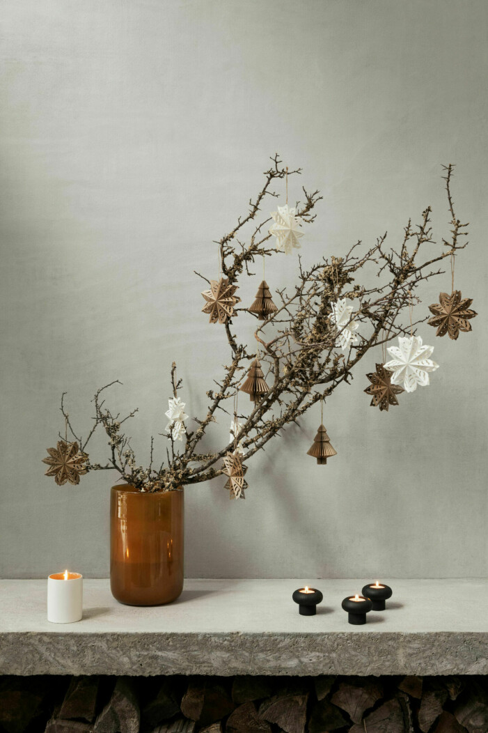Julkänslan boostas på nolltid med pynt, oavsett arrangemang. Foto: H&M Home. 5 alternativa julgranslösningar, pynta växter