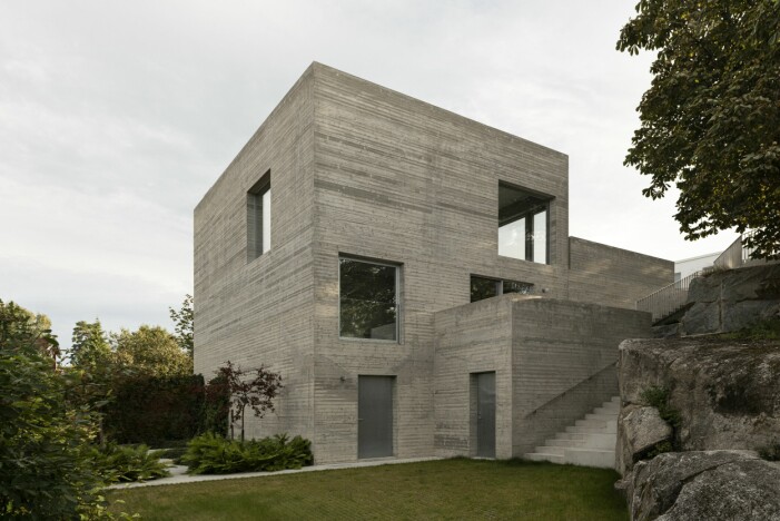Hus i platsgjuten betong i norra Stockholm, ritat av Etat Arkitekter. Foto: Erik Lefvander.