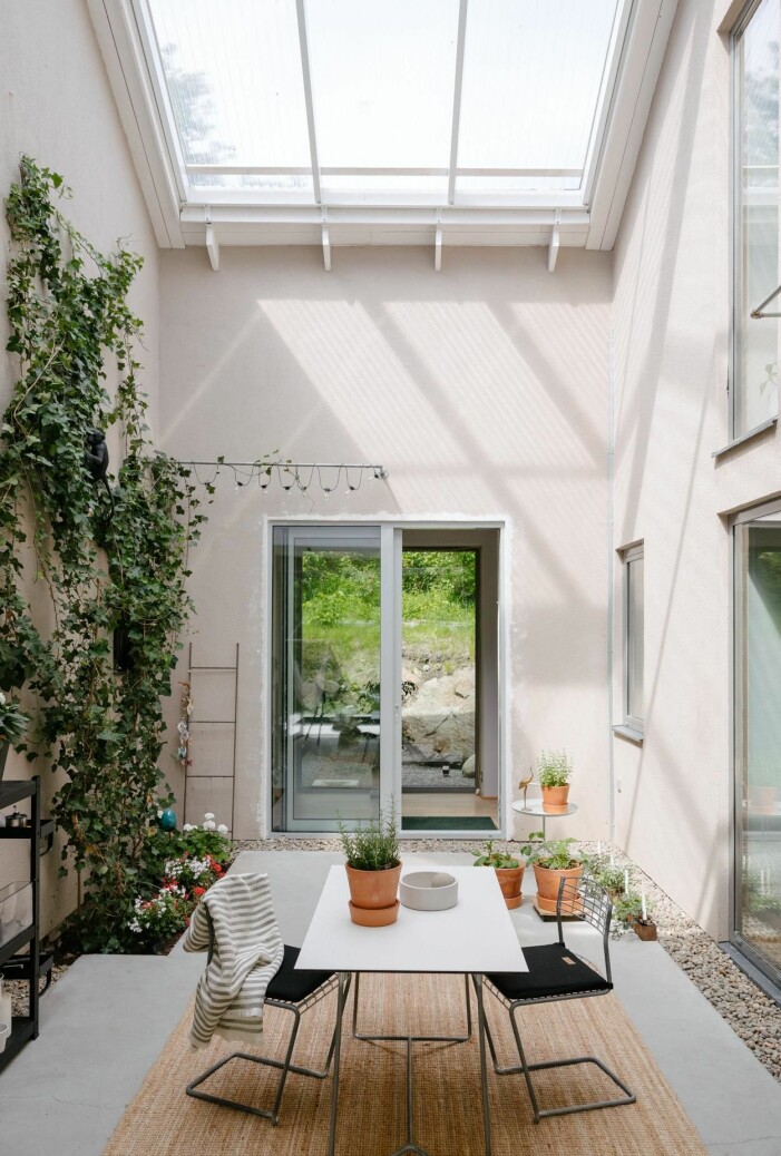 Ett charmigt uterum med maxat ljusinsläpp. Arkitektritad lyxvilla i Saltsjö-Boo utanför Stockholm, uterum