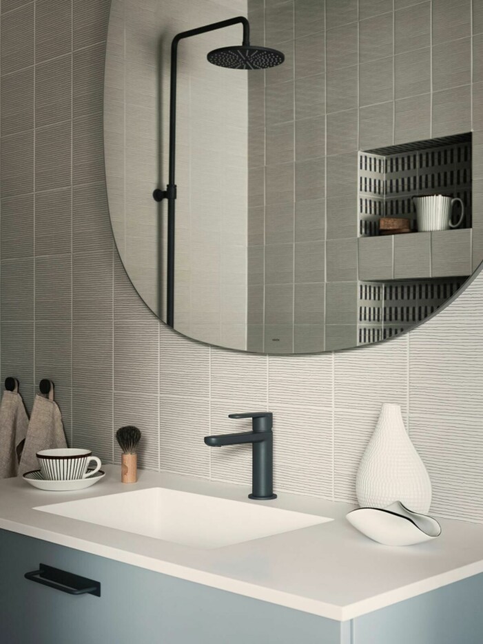 Förnya badrumsmiljön med vackra granitkeramikplattor signerade Stig Lindberg från Bricmate och Note design studios samarbete. 1 590:-/kvadratmeter. Badrumsinspiration, keramik