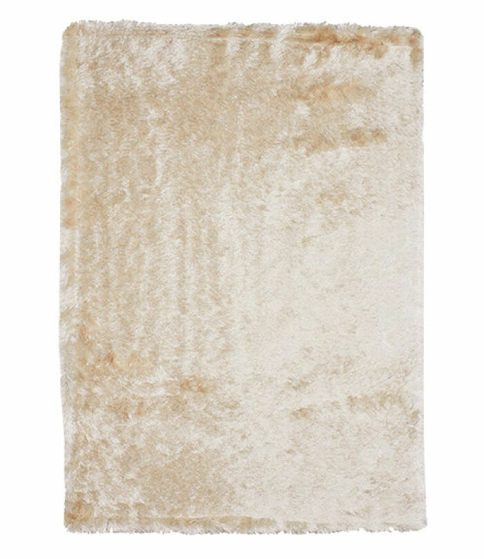 beige fluffig matta