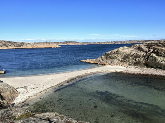 En av Bohusläns absolut finaste sandstränder är Pärlane på Bohus-Malmön med hav på båda sidor. Bohus-Malmön bad, Bohuslän.