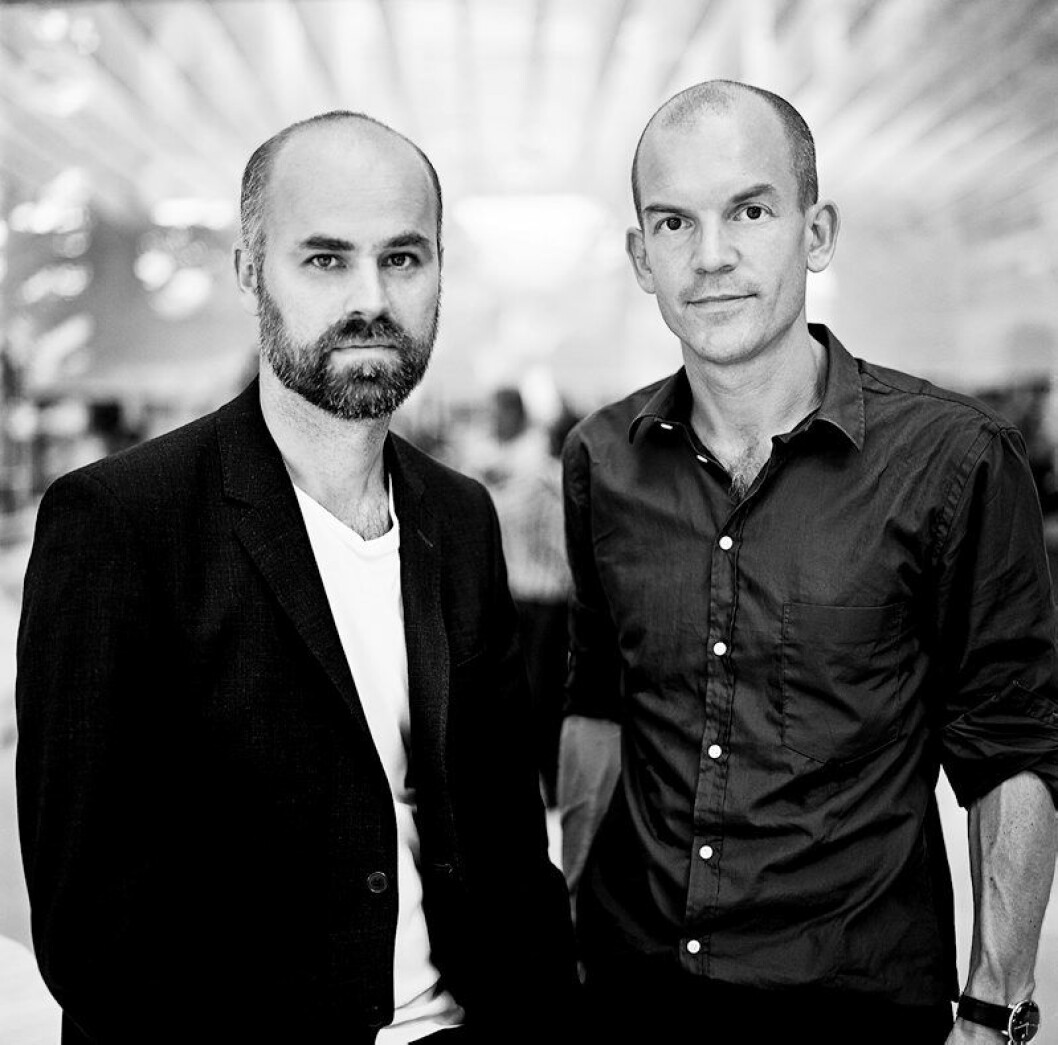 Bolle Tham och Martin Videgård hör till landets mest uppmärksammade kontor, delvis genom Kalmar konstmuseum men också för sina många permanent- och sommarhus. Trendspaning: »Vi blir allt mindre formella – knappt någon del av bostaden är i dag helt privat. Kontakten med naturen värderas högre, något som märks på de sommarstugor som nu byggs – där framhålls det enkla ofta som ett ideal.« bolle tham martin videgard