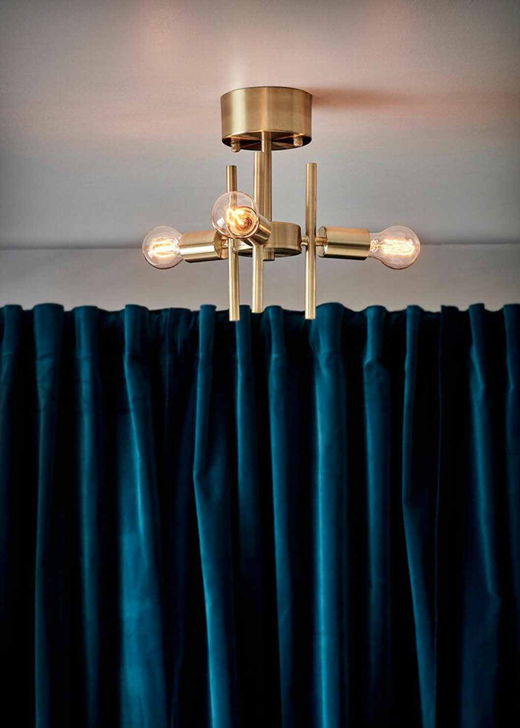 Canberra taklampa från Jotex