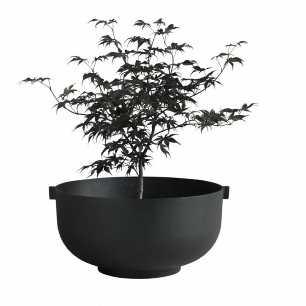 castle_black_small_planter-kopia-700x876