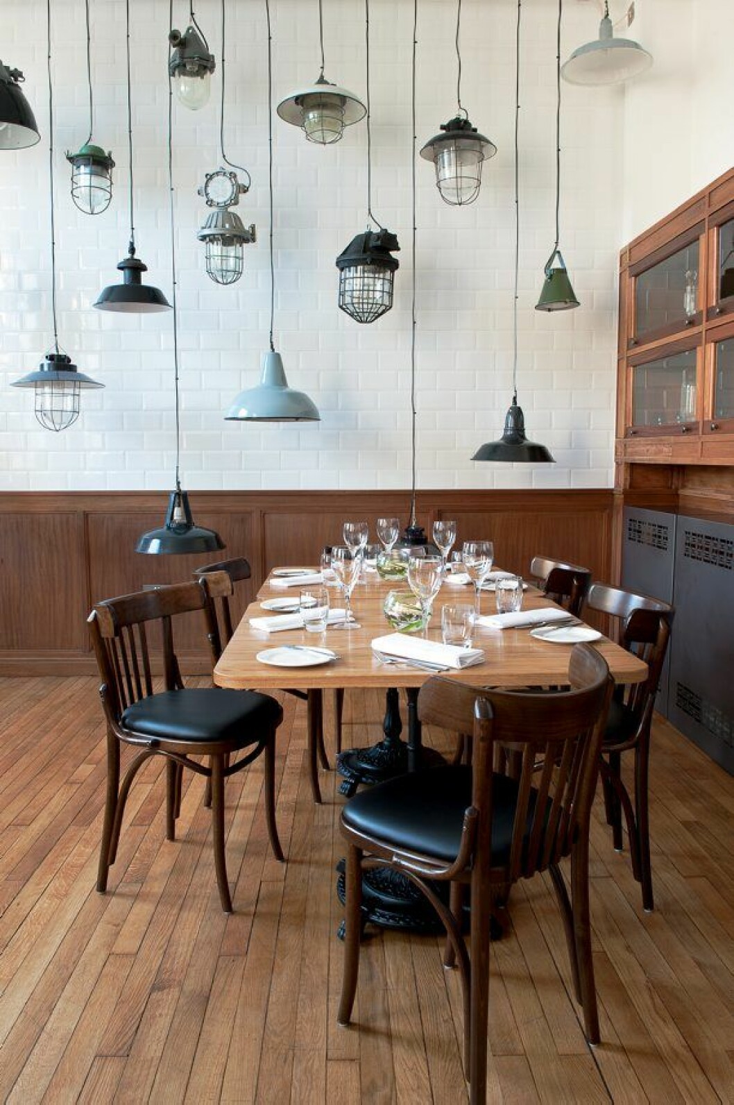 corner room, bethnal green town hall, london.