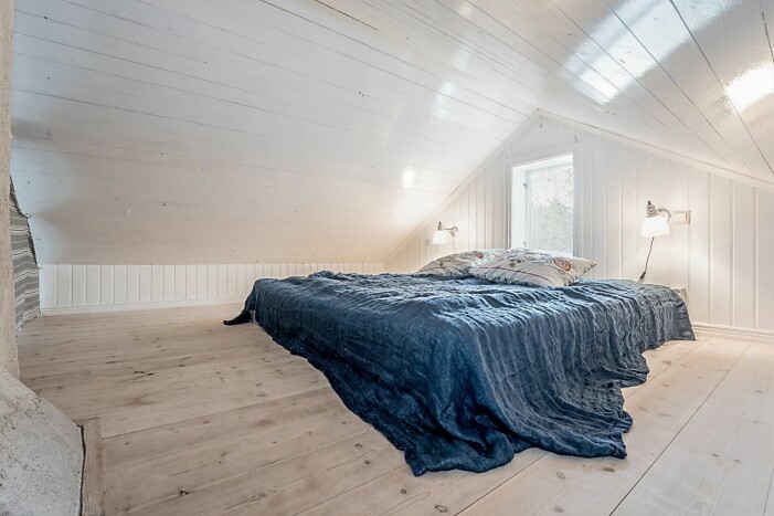 Sovloft i det stora torphuset. Sovloft i torp som Jenny Strömstedt säljer