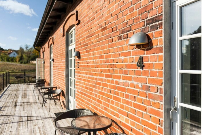 Det tidigare bränneriet huserade i en tegelbyggnad, som nu är ombyggd.