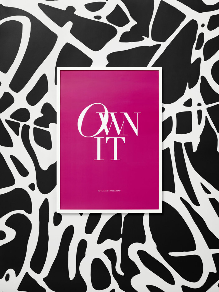 Sugen på posters? Kollektionen består av flera posters med citat och slagord. Diane von Furstenberg x H&M Home, poster Own it