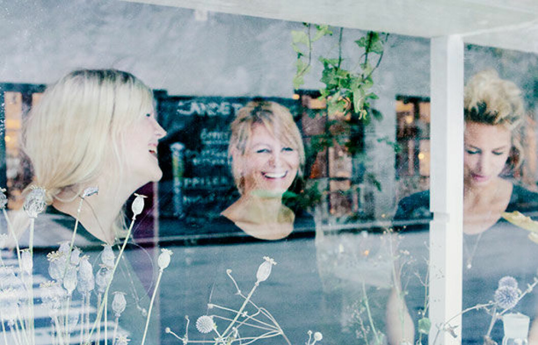 <em>Elsa, Johanna och Maria är glada över mottagandet av den nya butiken. </em> diodynamiska vaxter