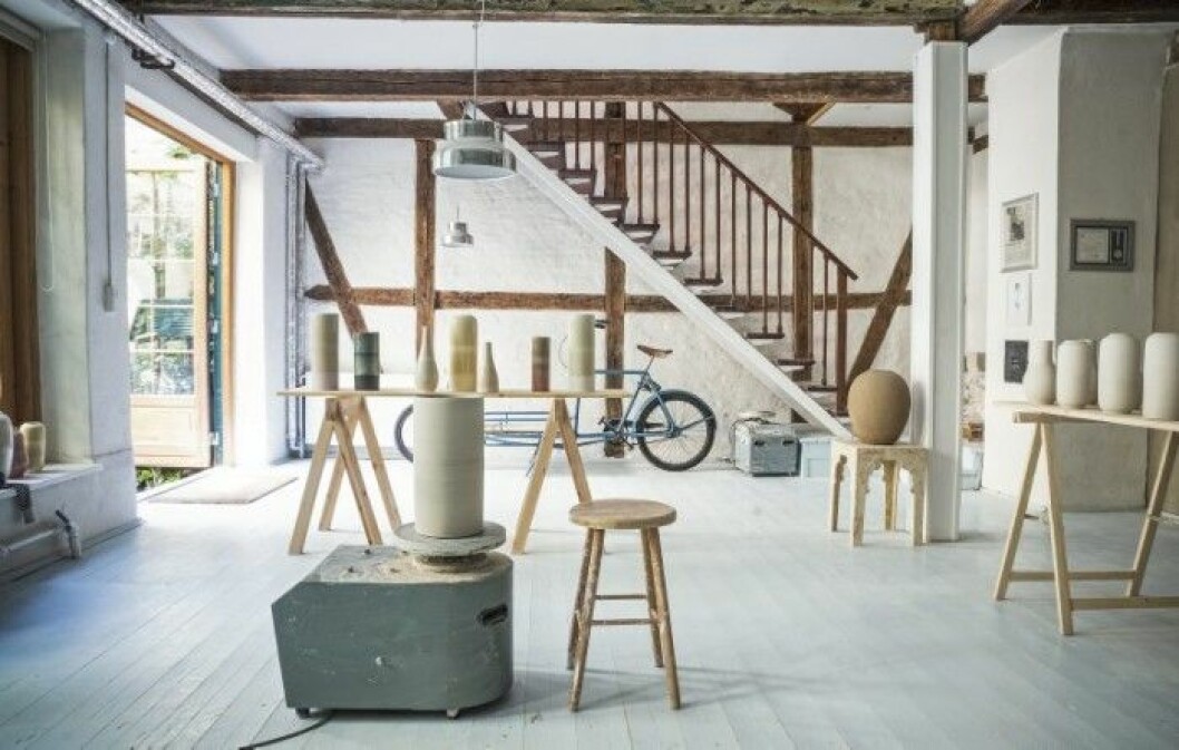 Huset där studion ligger klarade sig från Köpenhamns två stora bränder och är ett av stadens äldsta. Huset där studion ligger klarade sig från Köpenhamns två stora bränder och är ett av stadens äldsta.