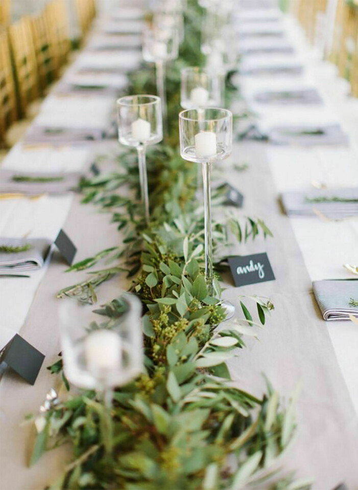 Via: Stylemepretty duka med blommor bröllop