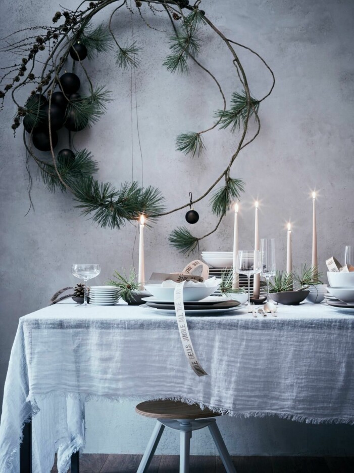 Maffiga grönskande blickfång leder vägen hos Rosenthal. Foto: Rosenthal. Dukningsinspiration, juldukning