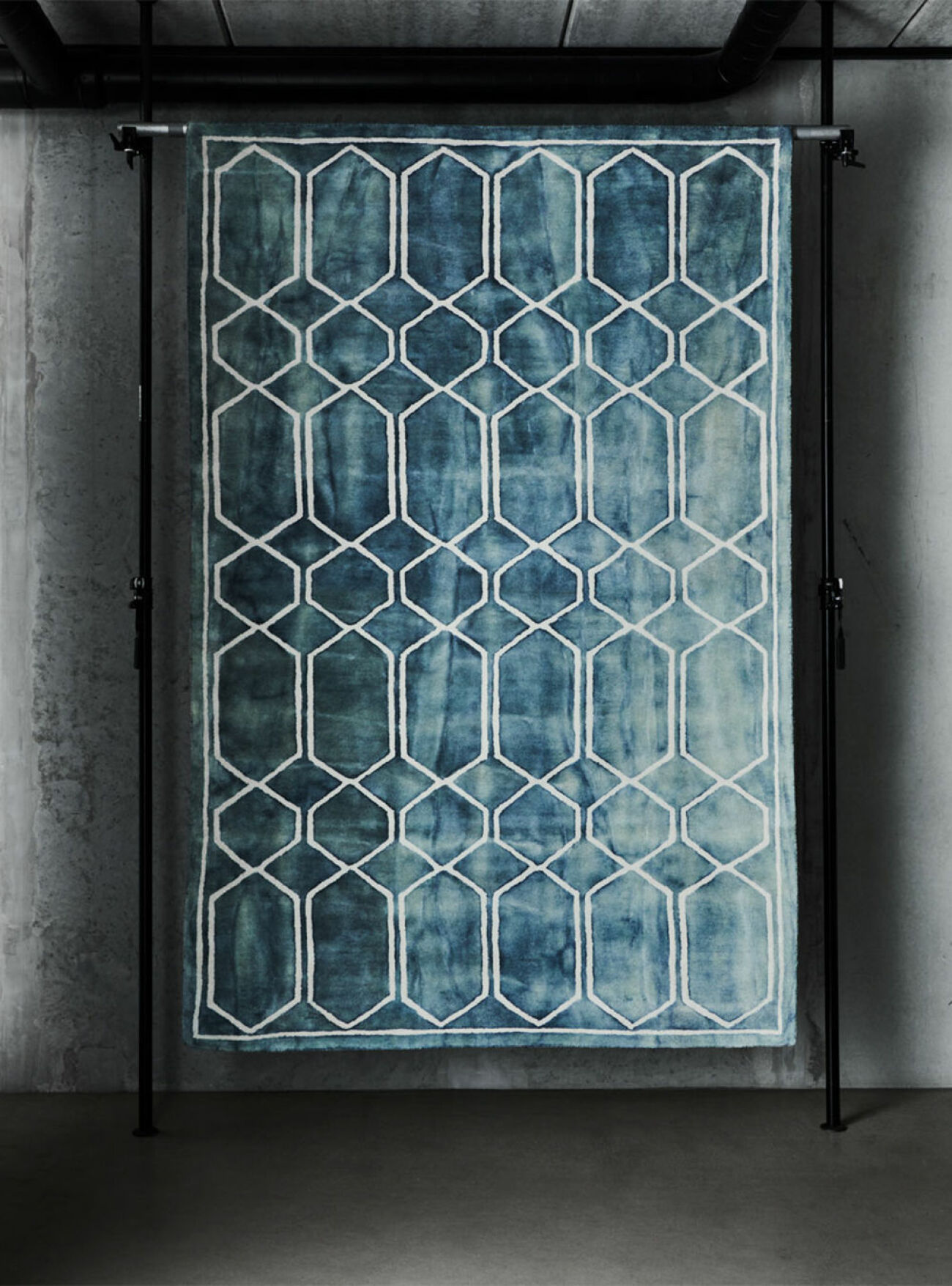 Blå mönstrad matta från Dusty Deco