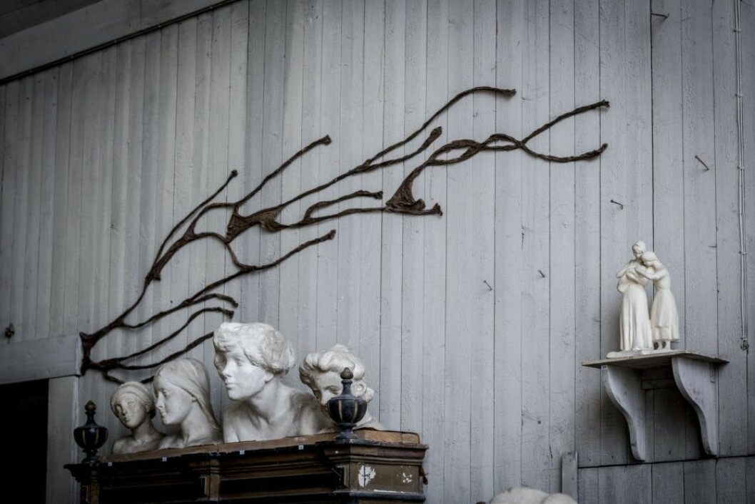 Carin Ellbergs verk finns på Carl Eldhs ateljémuseum under sommaren. Carin Ellberg ställer ut på Carl Eldhs ateljémuseum i sommar.