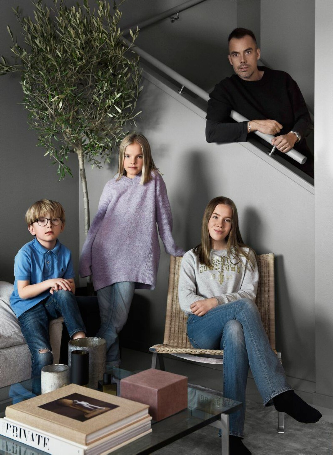 Daniel med barnen John, snart 6 år, Anna 10 år och Klara 13. När familjen flyttade in var John precis född.