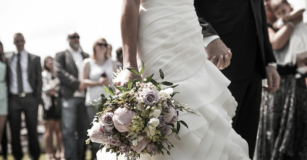 Så tyder du klädkoden till bröllopet – etikettdoktorn reder ut begreppen