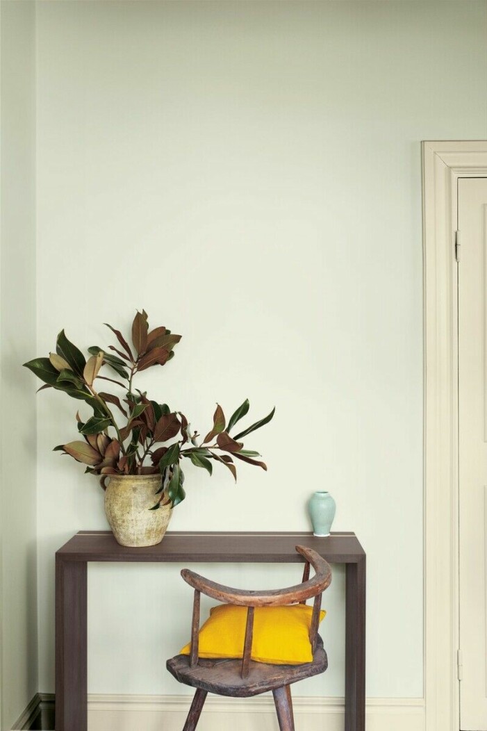Får det lov att vara grönt i mer diskret form? Här syns kulören <span class=" italic" data-lab-italic_desktop="italic">9 Slända</span> med pastellkänsla. Foto: Alcro. Färgtrender 2022, grönt