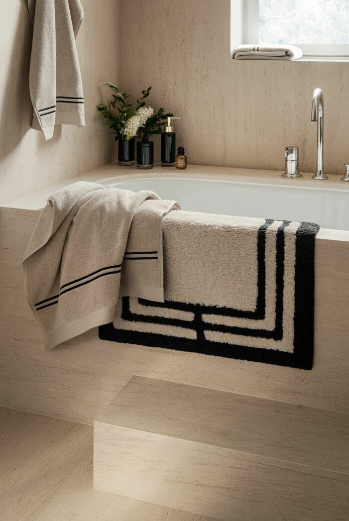 Se till att hålla badrumsmiljön ren, allra helst genom rengöring med ekologiska och icke-giftiga produkter. Foto: H&M Home. Så inreder du med feng shui i badrummet