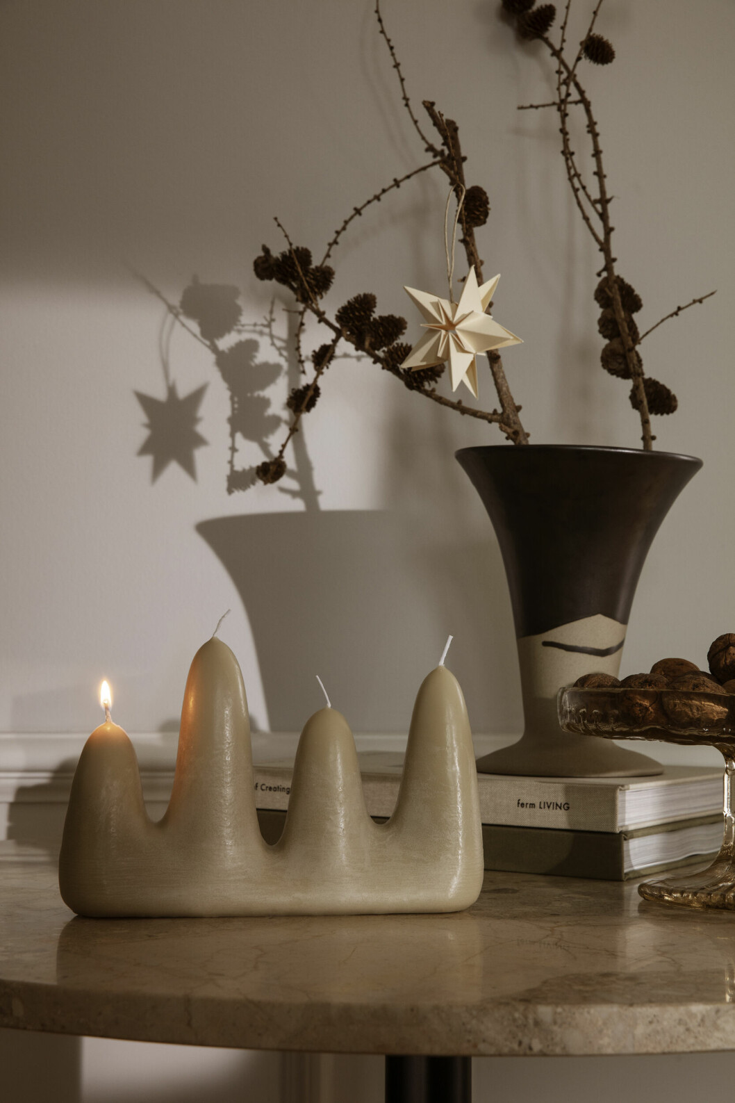 Skippa den traditionella adventsljusstaken och inred med fyra ljus i valfri form! moderna adventsljus att räkna ner till jul med