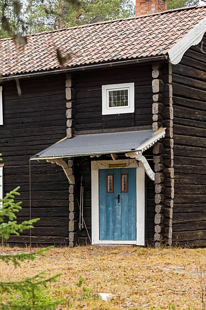 Storstugans grund är av robust timmer.