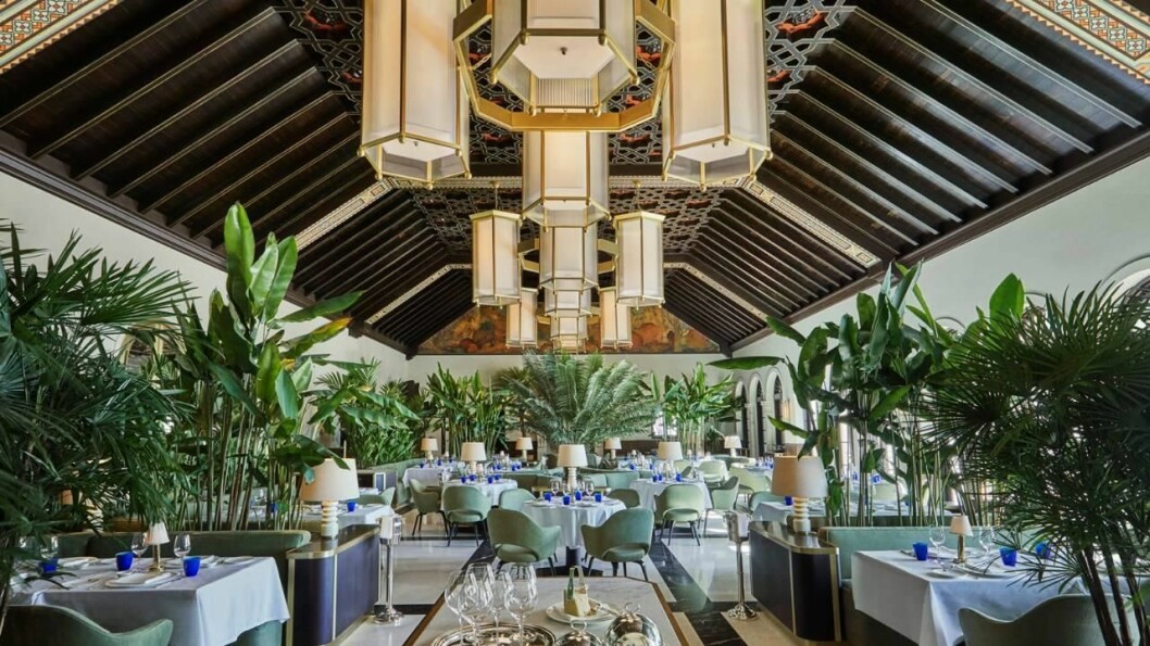 Four Seasons Surf Club.