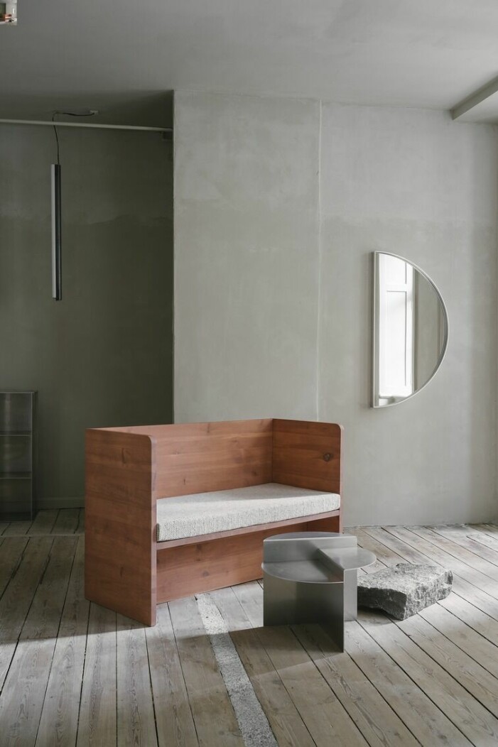 Dags att måla om hemma? En grå väggfärg adderar dynamik utan att ta över. Foto: Frama. Inred med färger enligt feng shui, grått