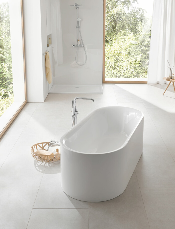 Investera i ett badkar, gärna fristående, för avkopplande bad och möjligheten att ladda om batterierna rejält. Foto: Grohe. Fristående badkar från Grohe