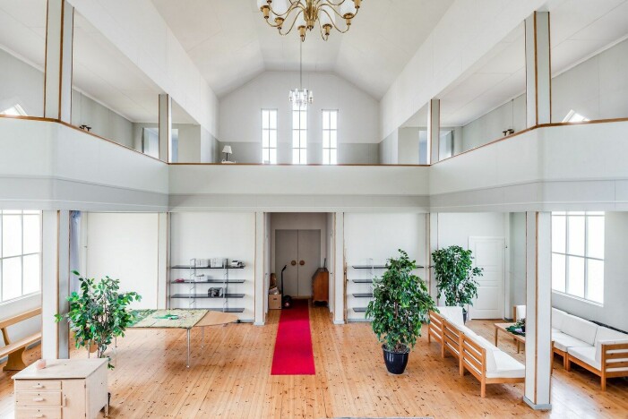 Gammal kyrkobyggnad