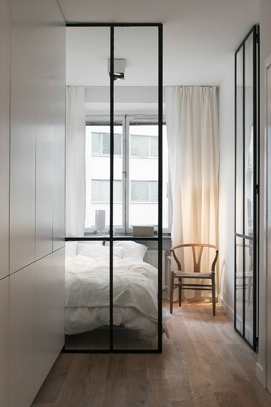 Foto: <a href="https://liffnerlingsell.residencemagazine.se">Andy Liffner</a>, styling <a href="http://www.mariakangarde.com/">Maria Kangärde</a> för <a href="http://fantasticfrank.se">Fantastic Frank</a>. glasvagg-fantastic-frank-foto-andy-liffner