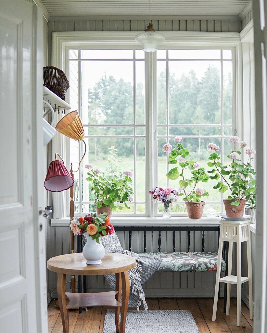 Glasverandan invändigt efter renoveringen. Glasverandan invändigt efter renoveringen.