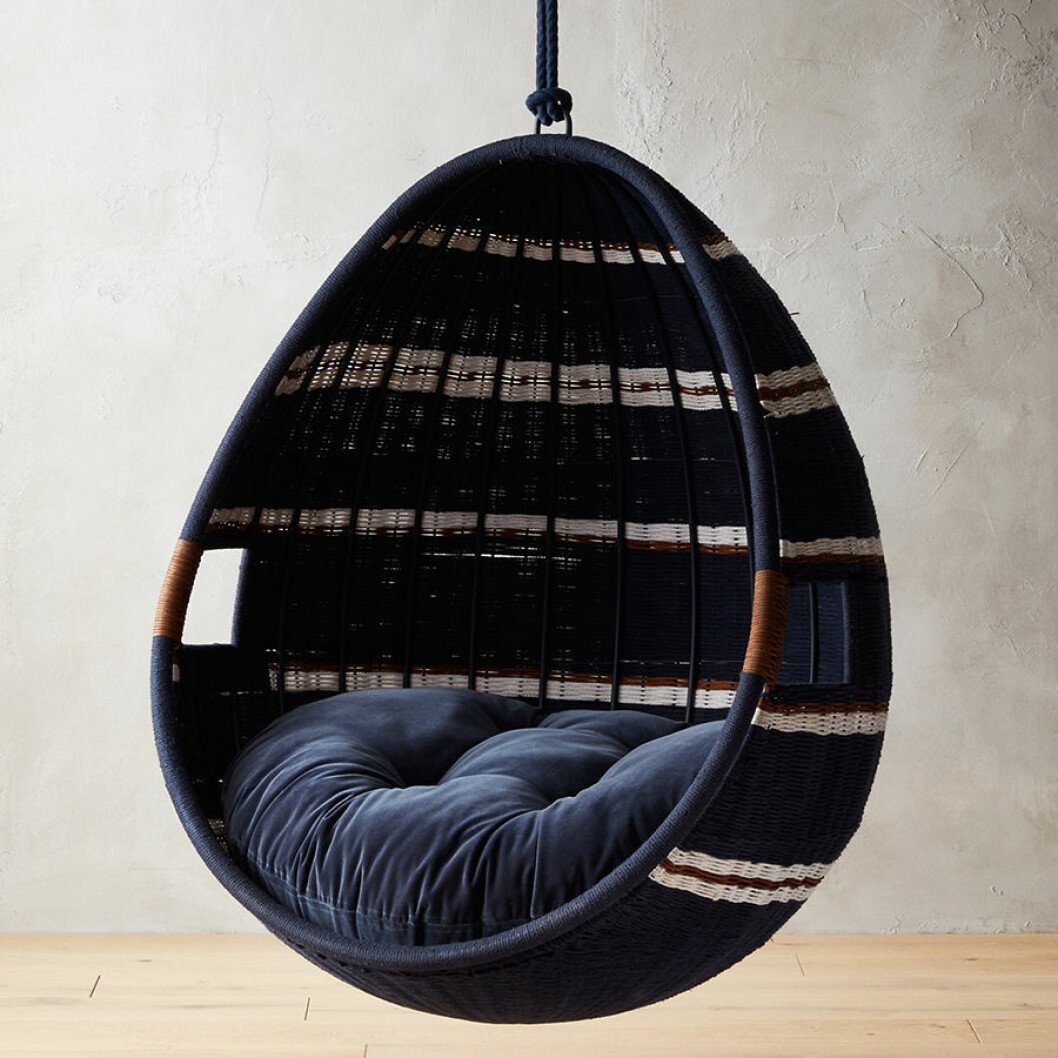Goop CB2 designsamarbete hängfåtölj
