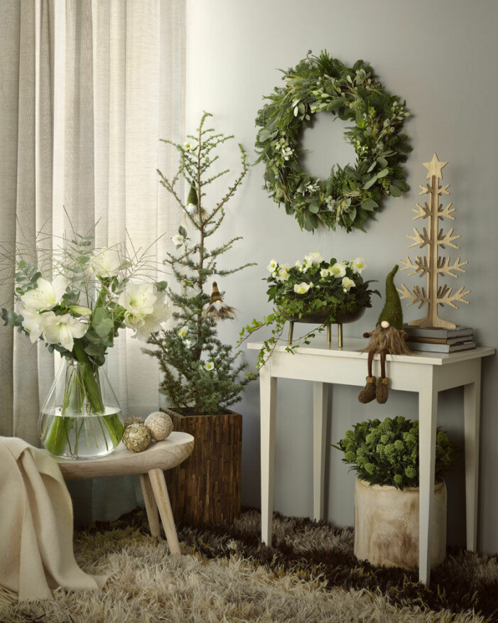 En julkrans boostar julstämningen oberoende storlek och placering. Foto: Henrik Bonnevier/Interflora. Gör din egen julkrans, tips