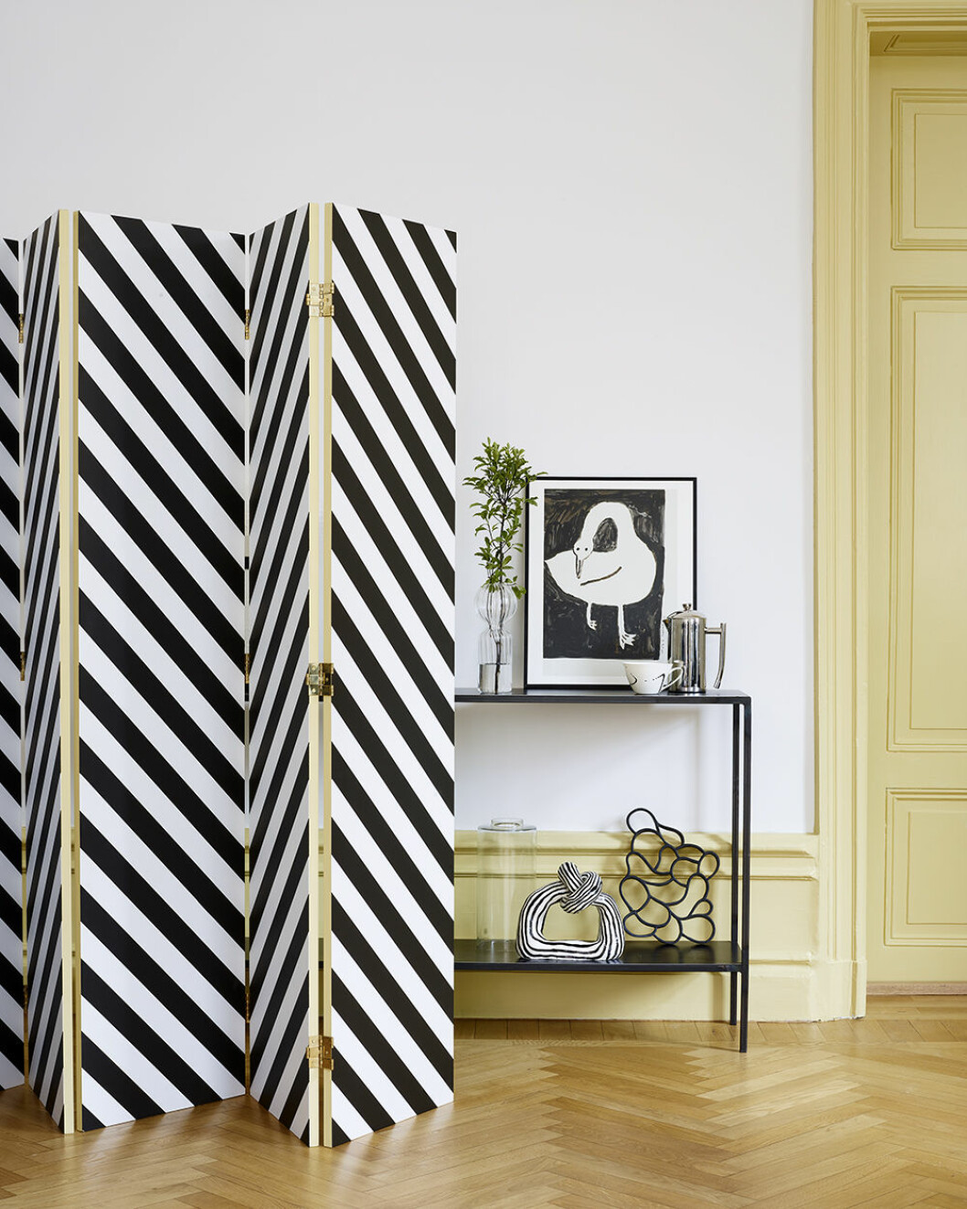 Ljust men färgglatt med den pastellgula färgen <em>Sahara 614</em> från Beckers. Foto: Beckers Sahara 614 är en ljusgul väggfärg från Beckers 2020