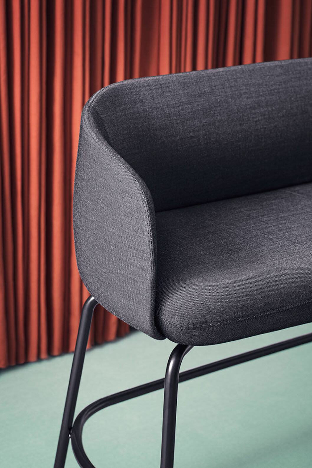 halle-form-us-with-love-soffa-