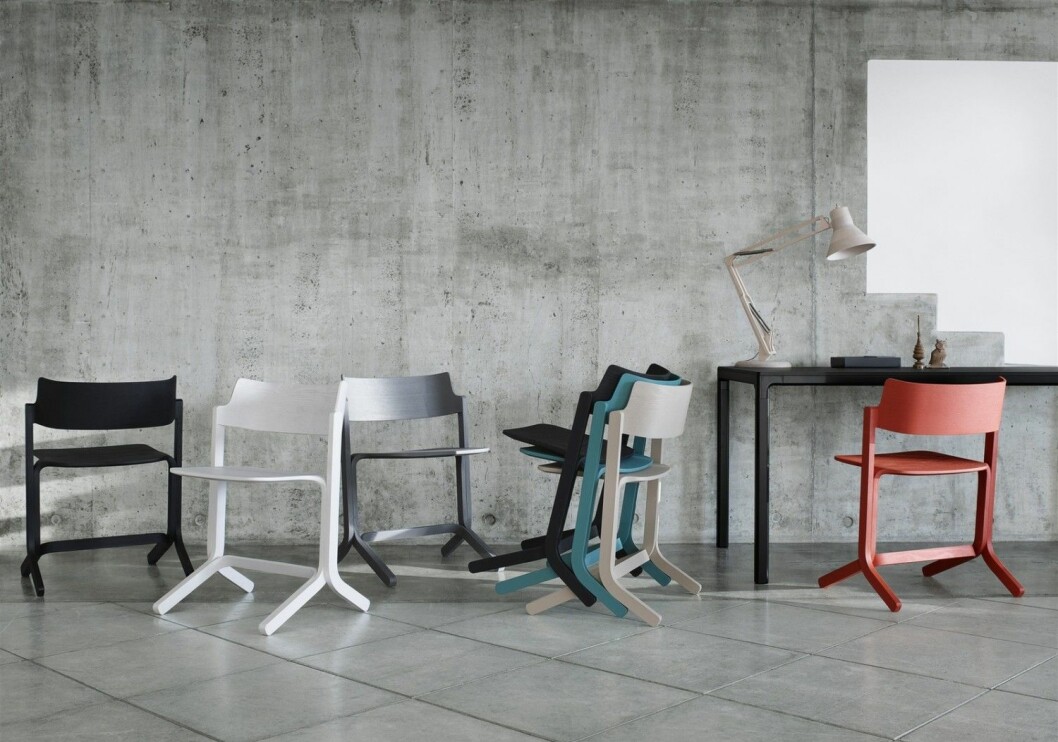 Ru chairs av Shane Schneck för Hay.