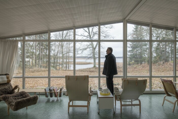Dan Thelander är son till Henry Thelander, mångårig kompanjon till Bruno Mathsson: i dag driver Dan Bruno Mathsson International tillsammans med sin bror. Bröderna förvaltar också huset Södrakull. Hemma hos Bruno Mathsson i Värnamo
