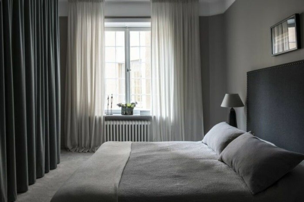 Gardiner från Tygverket, lampskärm, överkast, kuddar och filtar från Garbo. Estelle Home Yogayama Residence oktober 2015