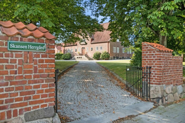 Välkommen till vackra Skansen herrgård i Eslöv. Herrgård till salu för 13 miljoner, Skansen herrgård